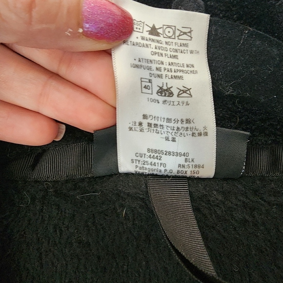 Vintage Patagonia Women's Re-Tool Snap-T Fleece Pullover in Black - Picture 11 of 12